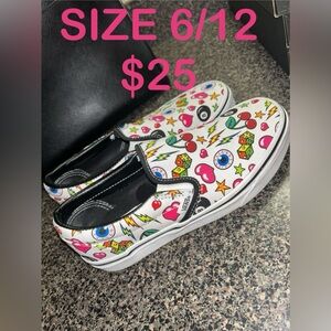 WOMENS VANS SIZE 6.5